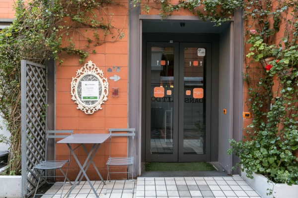 Hotel Orange (Rome)